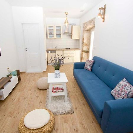Apartmani Rustica ตราสนิสเซ ภายนอก รูปภาพ