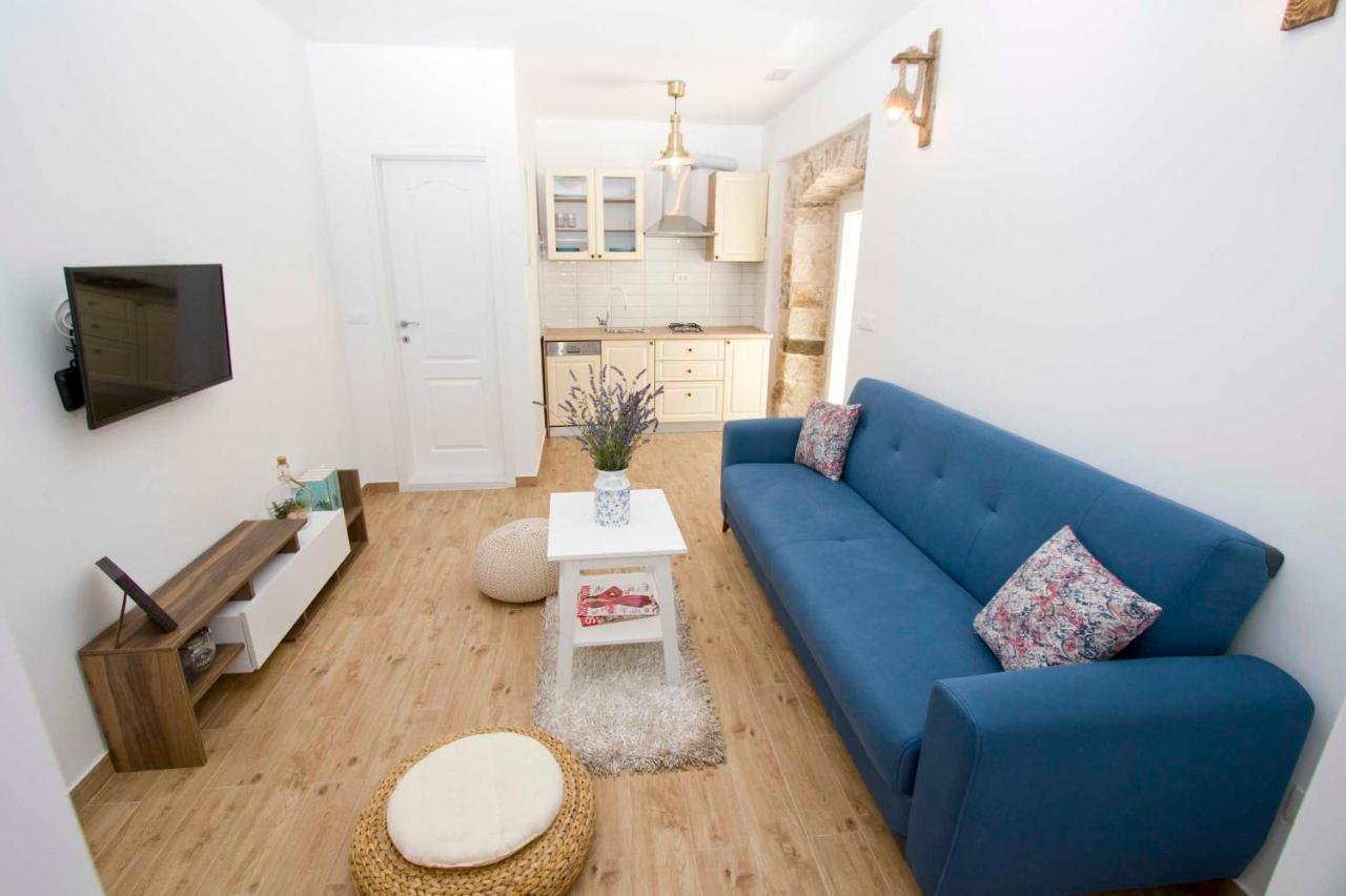 Apartmani Rustica ตราสนิสเซ ภายนอก รูปภาพ