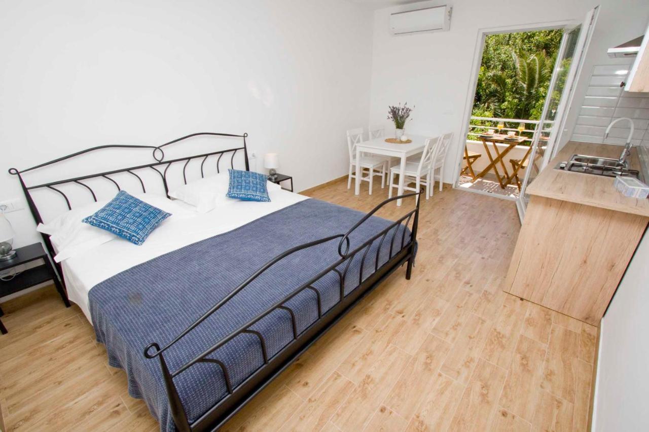 Apartmani Rustica ตราสนิสเซ ภายนอก รูปภาพ