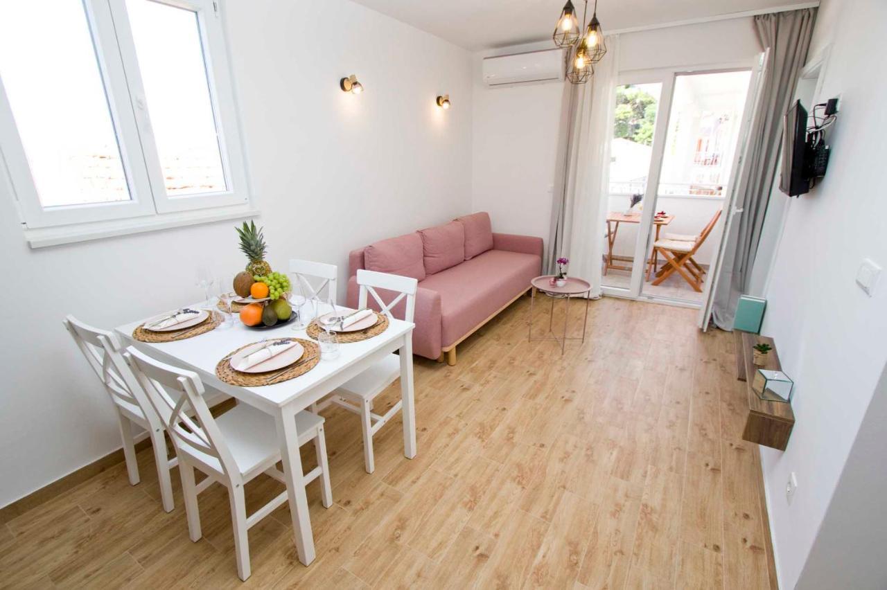 Apartmani Rustica ตราสนิสเซ ภายนอก รูปภาพ