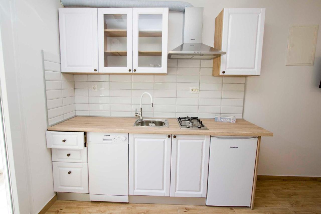 Apartmani Rustica ตราสนิสเซ ภายนอก รูปภาพ