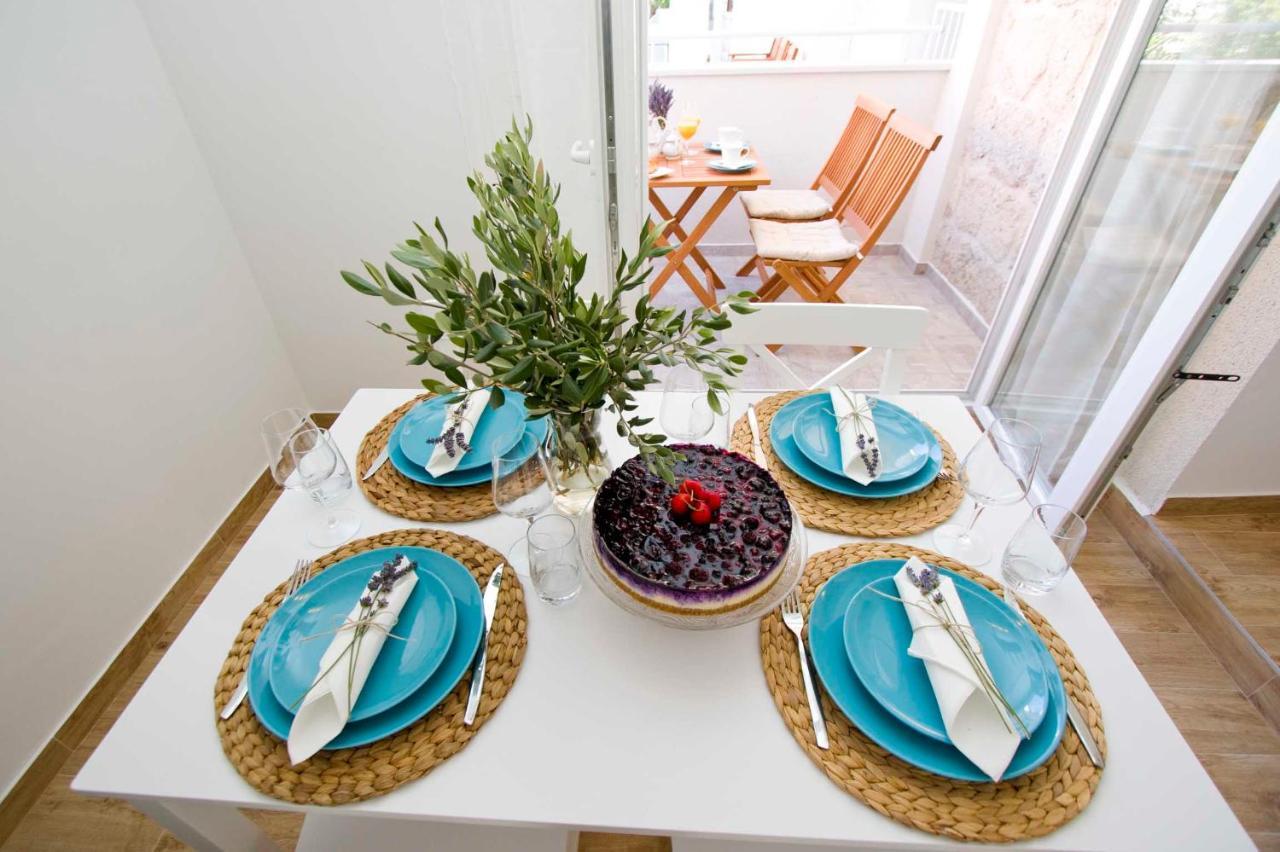 Apartmani Rustica ตราสนิสเซ ภายนอก รูปภาพ
