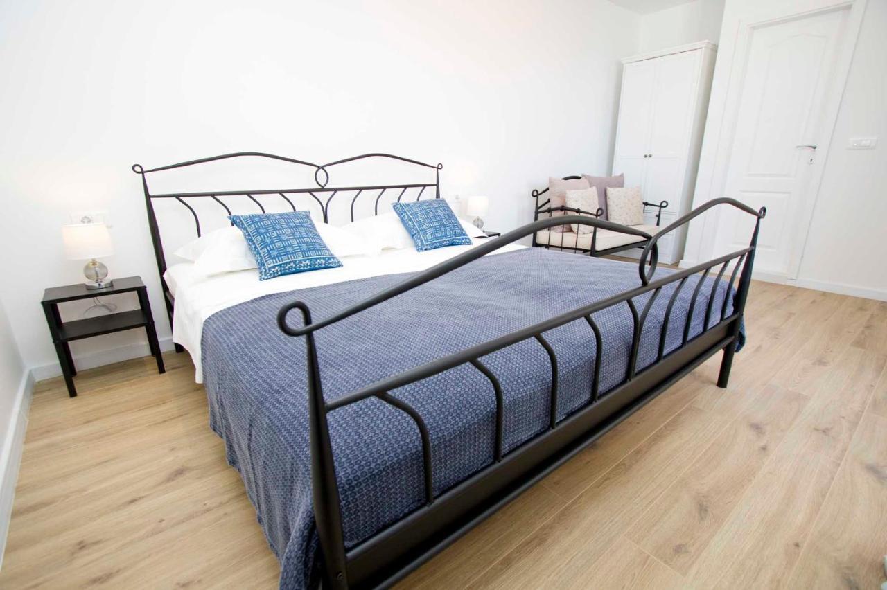 Apartmani Rustica ตราสนิสเซ ภายนอก รูปภาพ