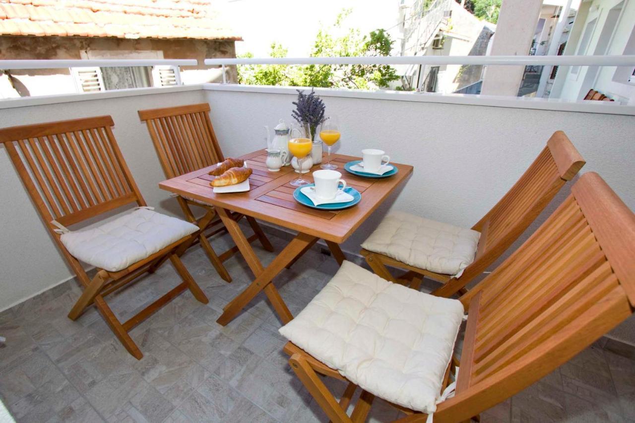 Apartmani Rustica ตราสนิสเซ ภายนอก รูปภาพ
